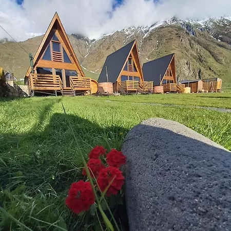 Kazbegi Spa Resort Cottages Exterior photo